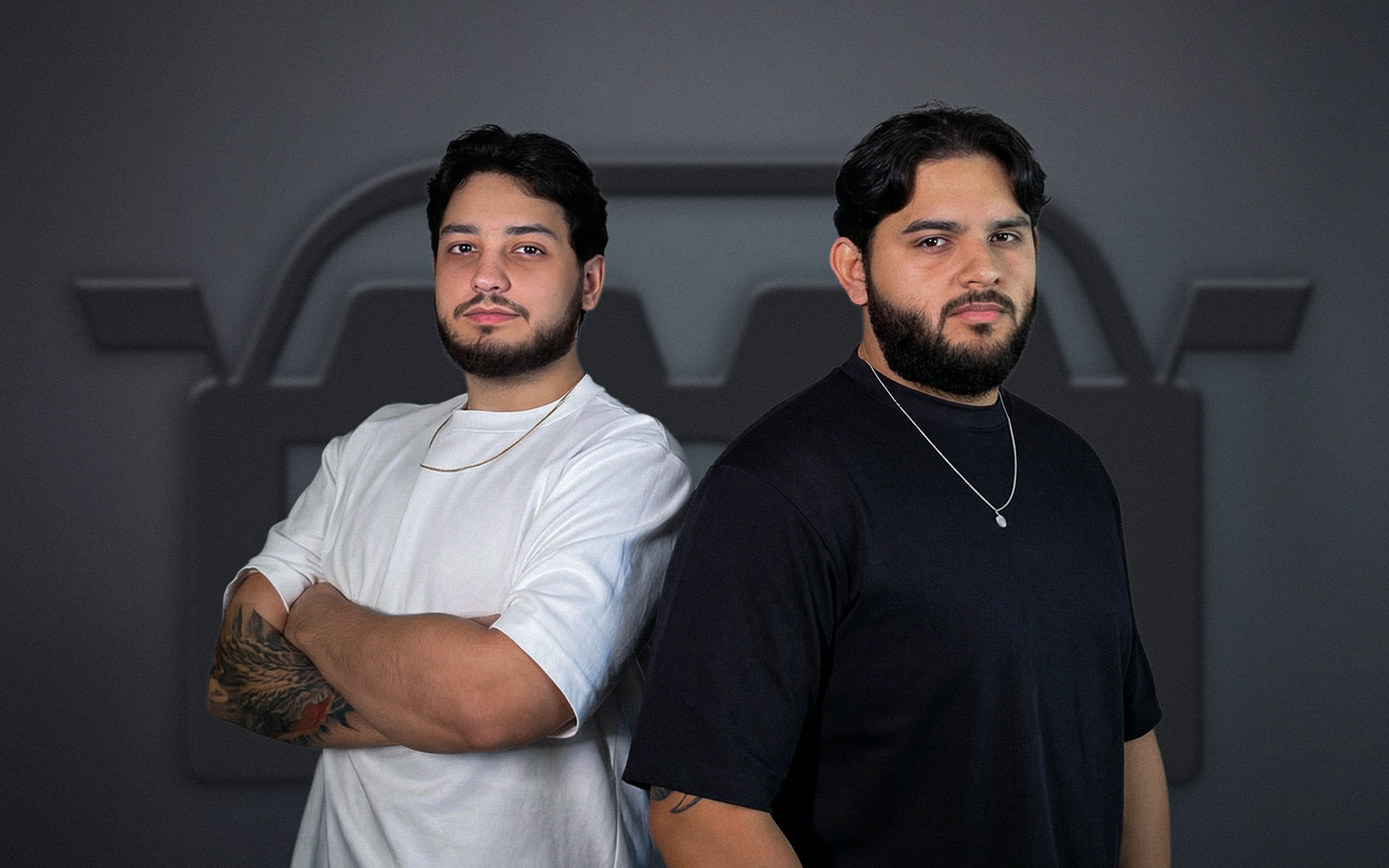 Thiago e Chrystyan Campos ao lado do pai Seu Dori, fundador da DS Car